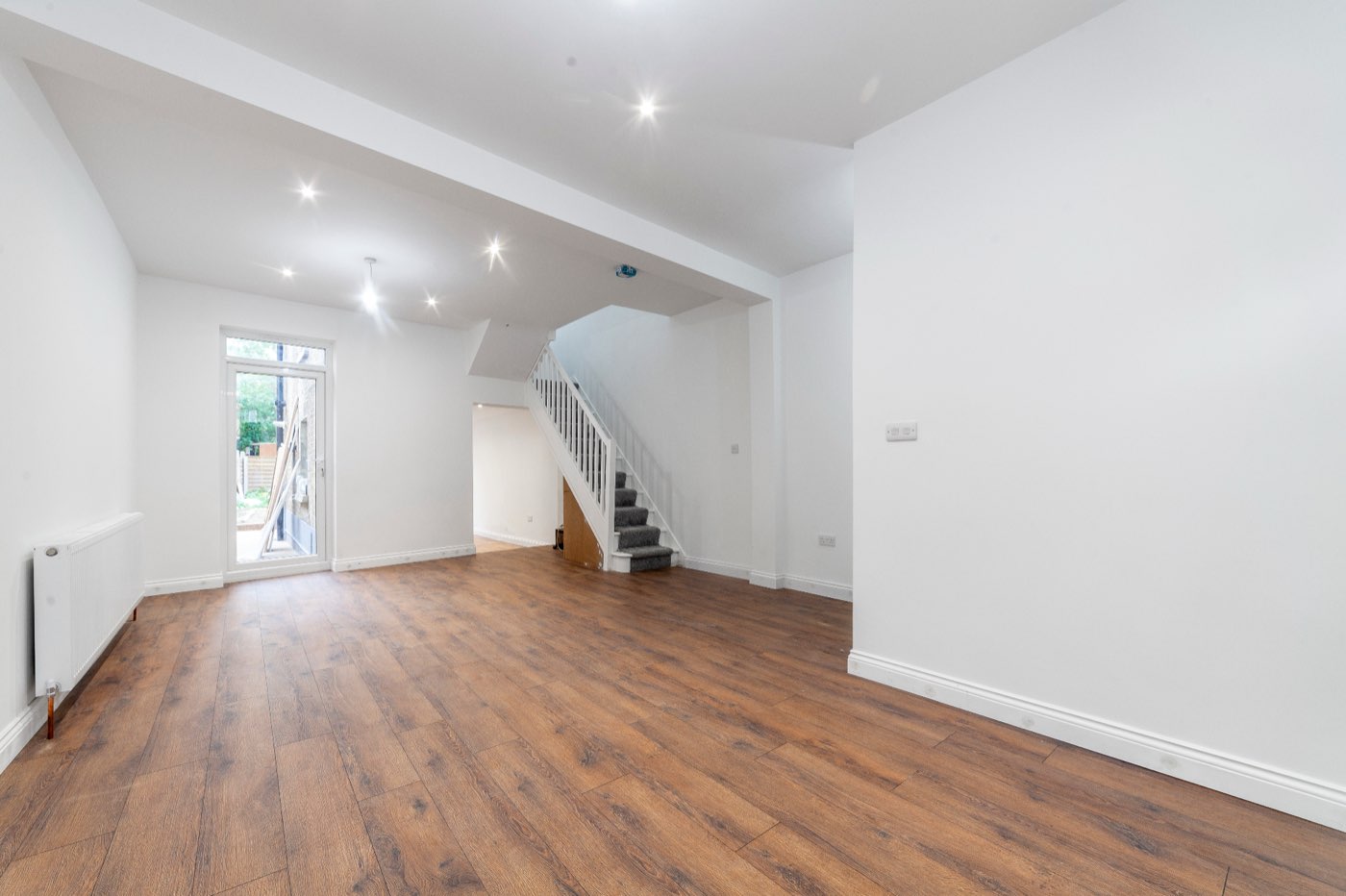 Modern Home Renovation in Spanby Road — photo 4