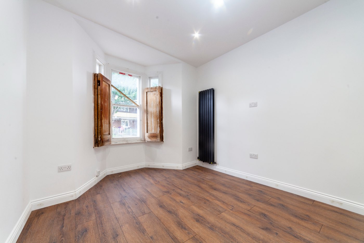 Modern Home Renovation in Spanby Road — photo 5