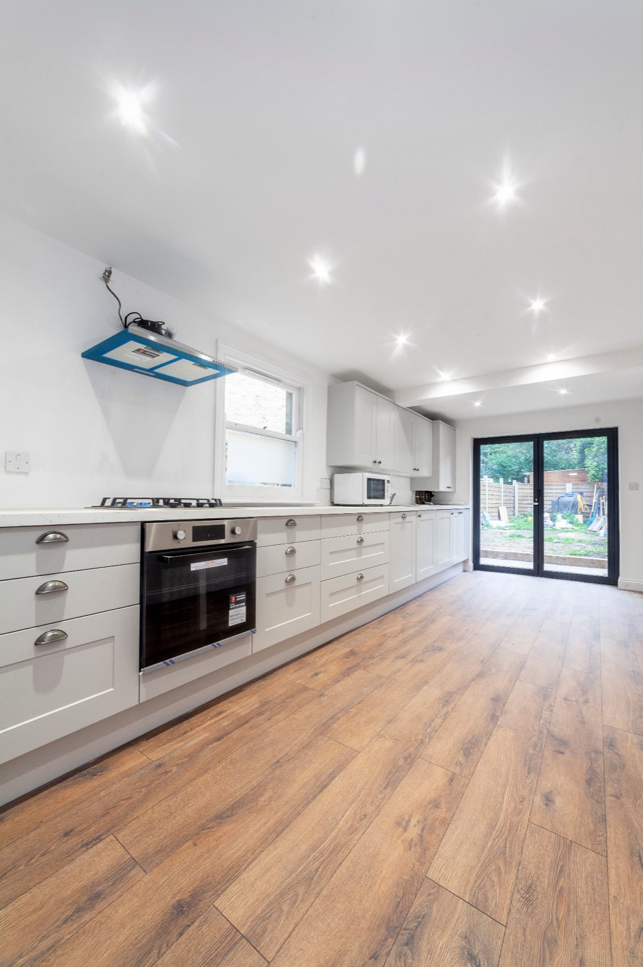 Modern Home Renovation in Spanby Road — photo 1