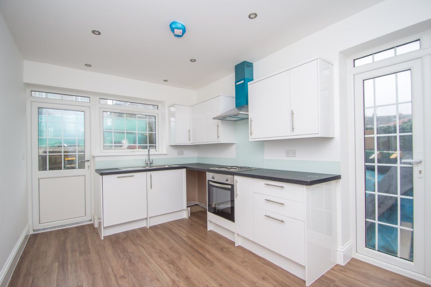 New kitchen and flooring on a LINX new build in Sutton